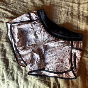 Lululemon tracker shorts size 10